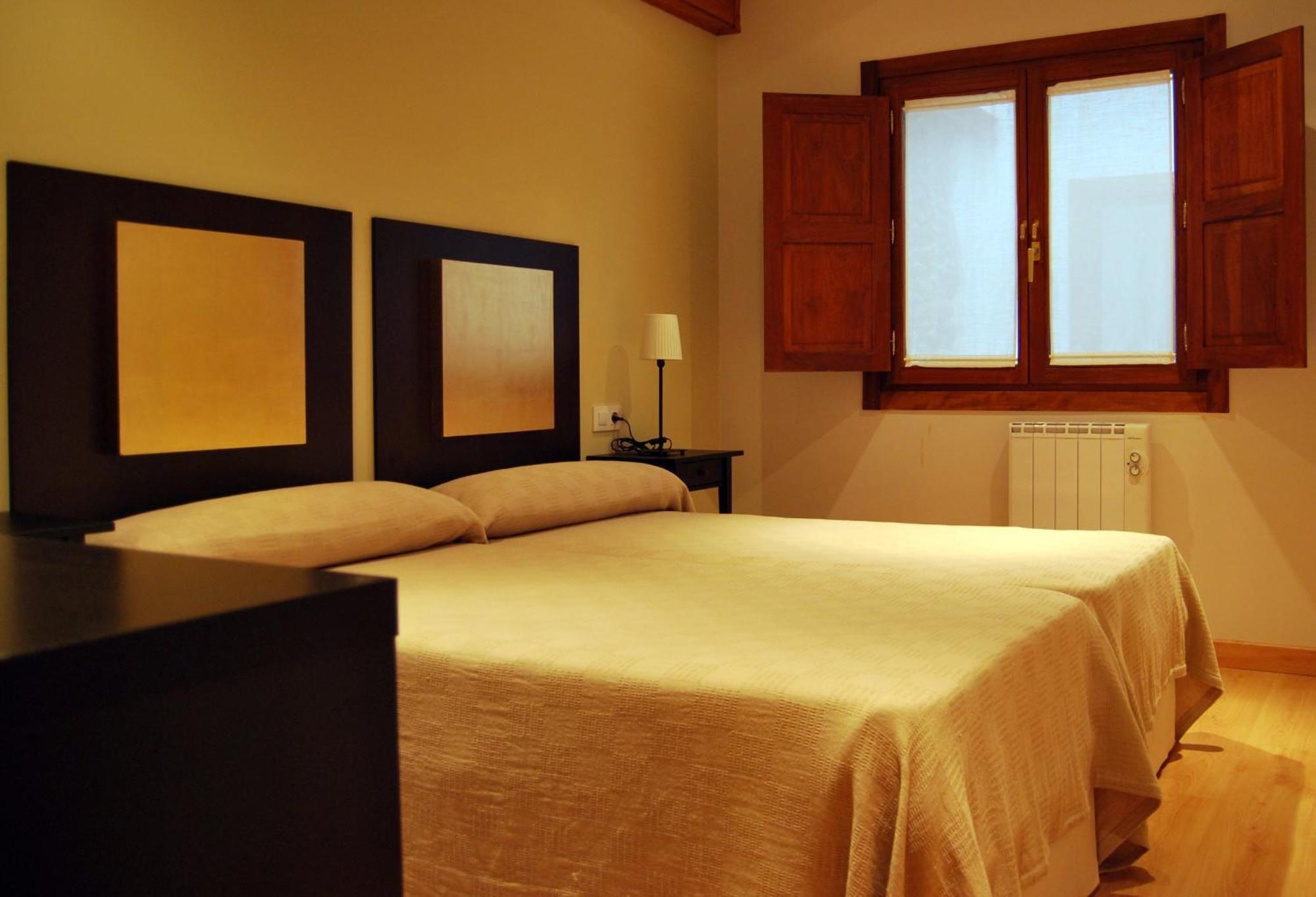 Apartamentos Plaza Mayor Лянес Екстериор снимка