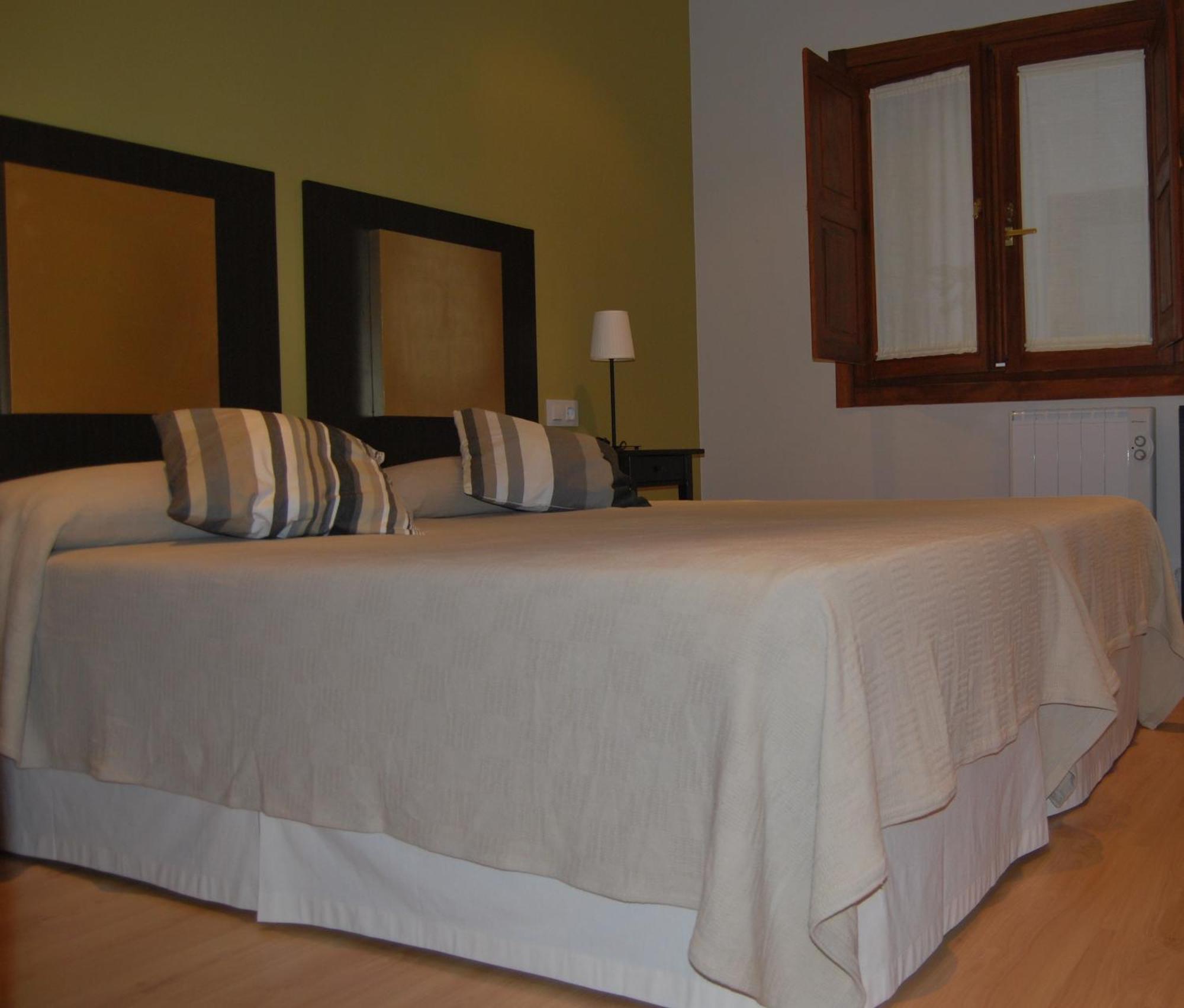 Apartamentos Plaza Mayor Лянес Екстериор снимка